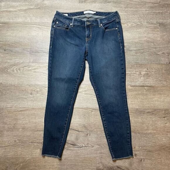 Torrid Boyfriend Skinny Jeans Size 12 Dark Wash Stretch Raw Hem 28&Quot; Inseam - Picture 1 of 6